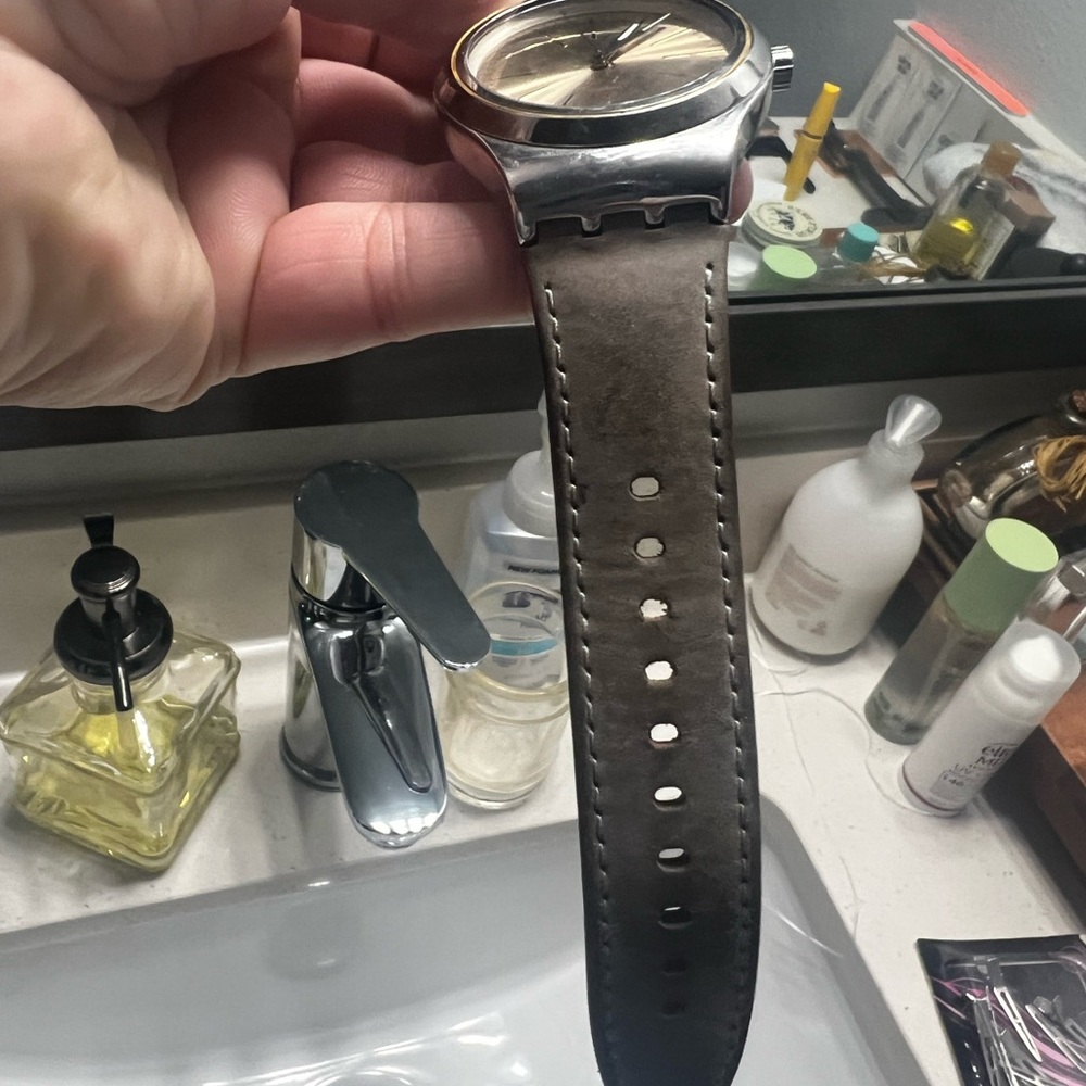 Unisex Women or Men’s Brown Leather Strap Watch - Picture 7 of 8